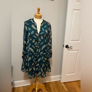 Beautiful loft dress like new size cs fits more like a small to medium